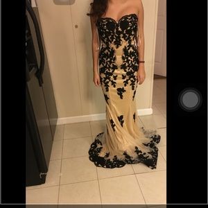 prom dress// never worn just for pictures shown