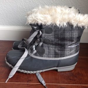 Sporto plaid duck boots