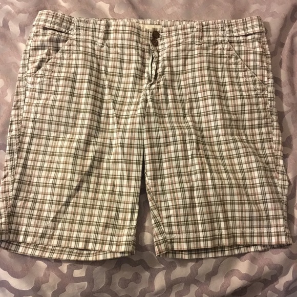 Old Navy Pink/Green Plaid Bermuda Shorts - Size 14 - Picture 1 of 4