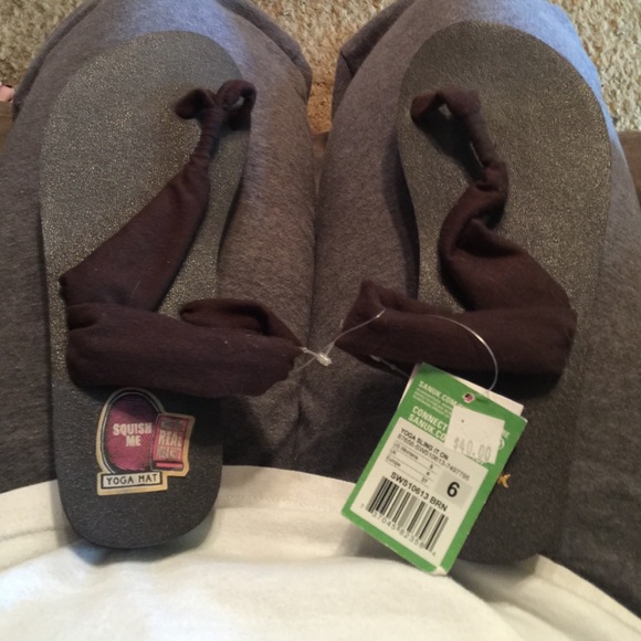 ⚠️one day sale⚠️Brand new sanuk sandals