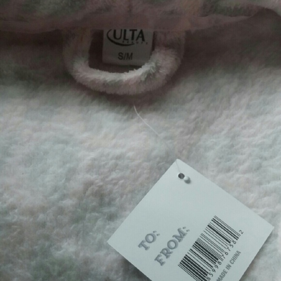 Ulta Robe - Picture 2 of 2