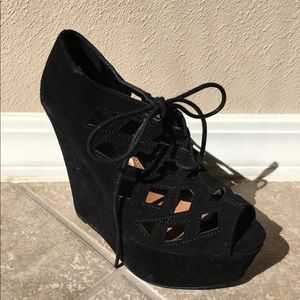 Steve Madden black ankle booties