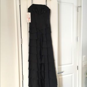 Lazaro blk tiered/ruffled floor length