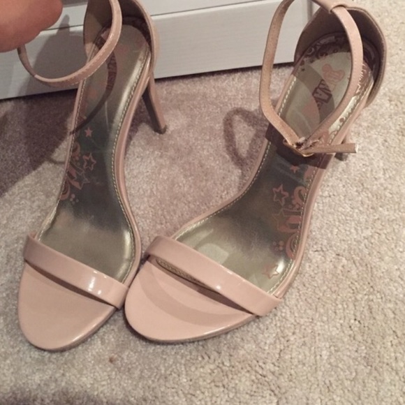 Heels - Picture 2 of 2