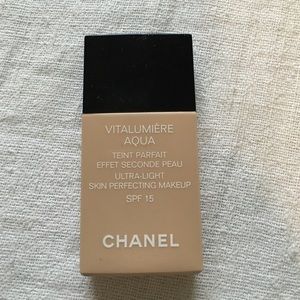 Chanel Vitalumiere Aqua Foundation