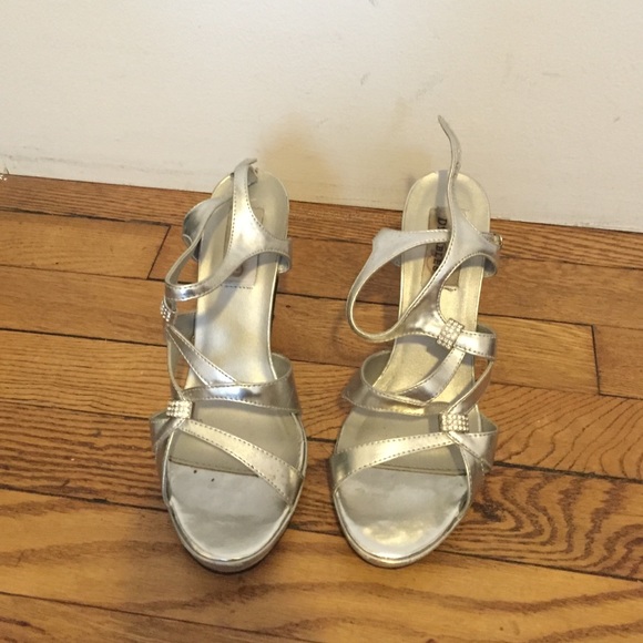 Dyeables silver heels