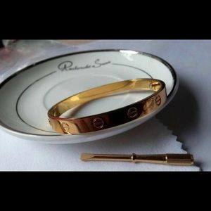 Love bangle