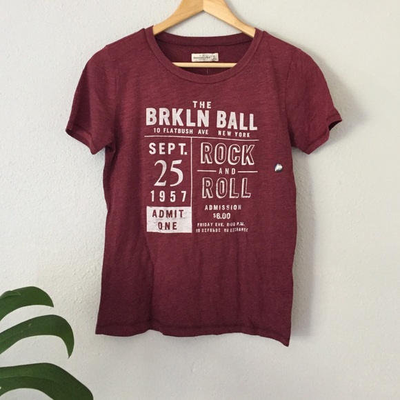 Abercrombie & Fitch Tops - Abercrombie tee