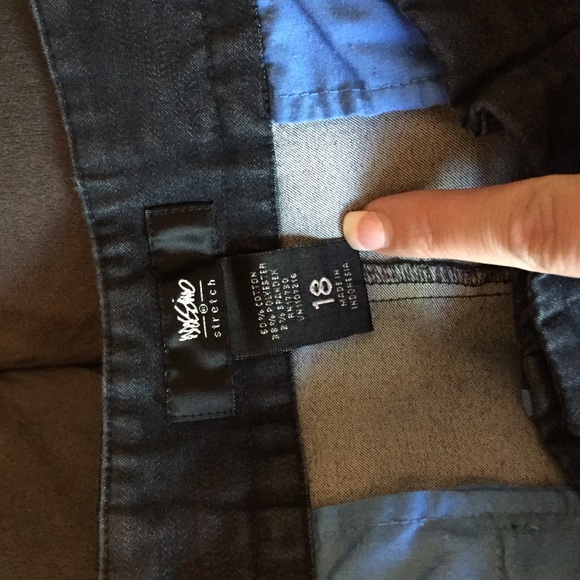 Shorts - Picture 2 of 3