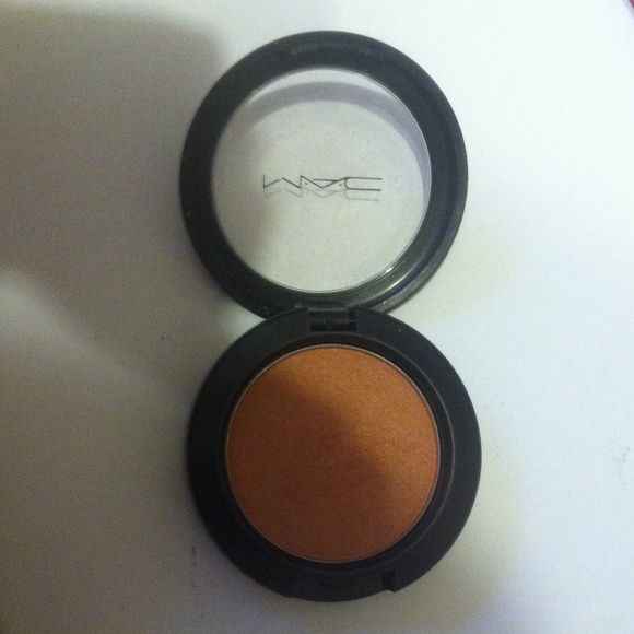 MAC blush - Picture 2 of 3