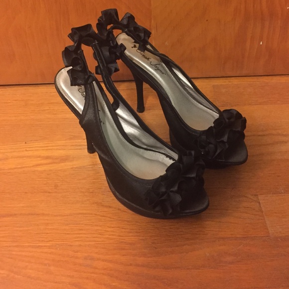 Black High Heels Size 9 - Picture 1 of 4