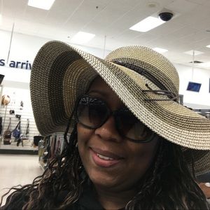 Meet your Posher, Tihesha