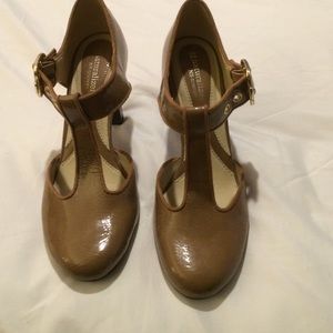 T-strap Maryjanes