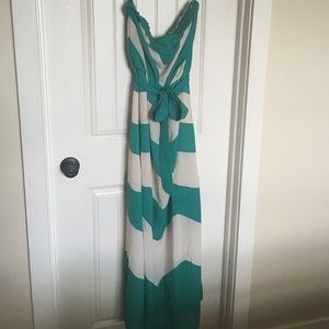 FLASH SALE!!! Green & cream chevron maxi dress