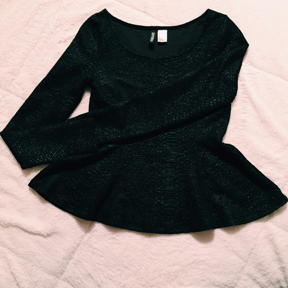 🔴 1 DAY SALE 🔴Black Peplum Top