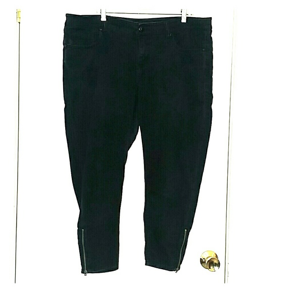 Torrid 20 Skinny Zippered Black Ankle Pants Jeans