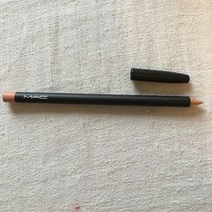 Mac Lip Liner in Naked