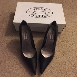 Black Pumps - Steve Madden