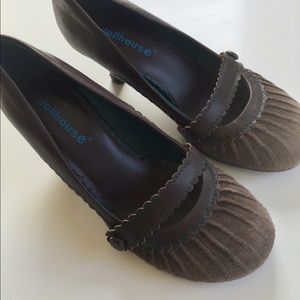 Dollhouse Brown Pumps