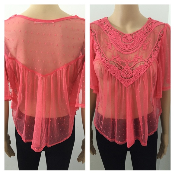 💥CLEARANCE🎉 NEW small sheer coral lace top