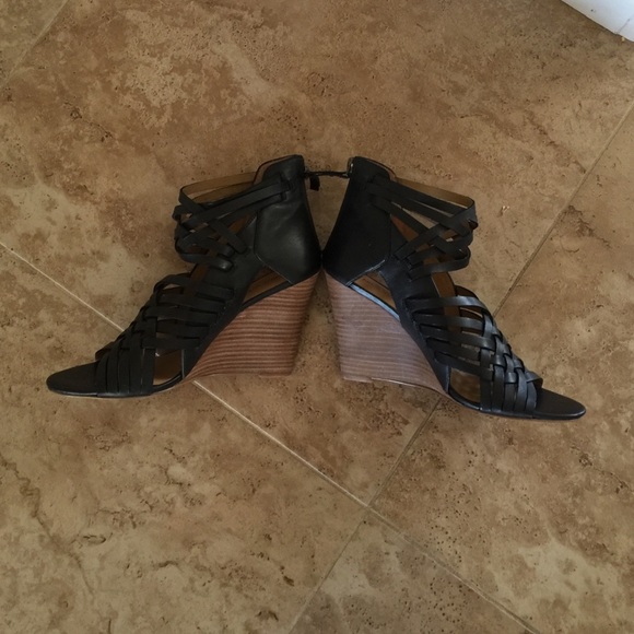 Shoes - Picture 3 of 4