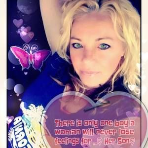 Meet your Posher, Ebony