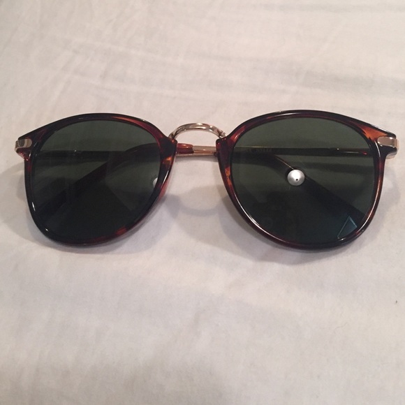 Anthropologie AJ Morgan Tortoiseshell Sunglasses