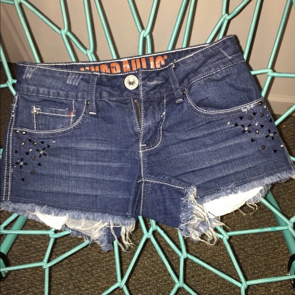 Studded shorts - Picture 1 of 3
