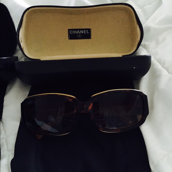 Sunglasses - Picture 2 of 4