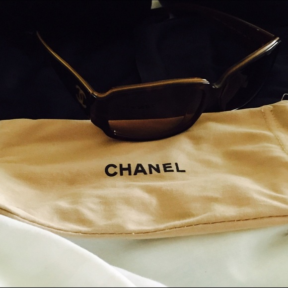 Sunglasses - Picture 3 of 4