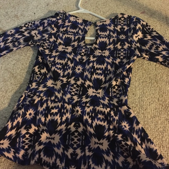 Top - Picture 2 of 3