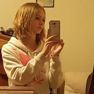 Meet your Posher, Chrystal