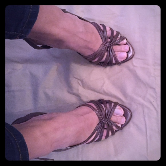 Leather sandal heels