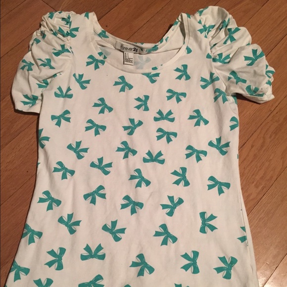 BOGO FREE Juniors Forever 21 bow top - Picture 2 of 4