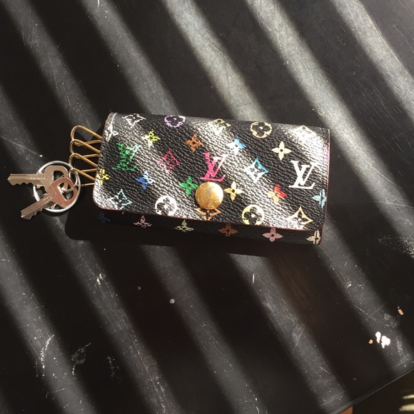 Authentic Louis Vuitton key chain holder