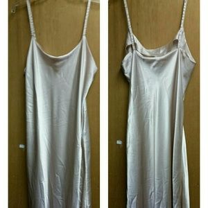 Stunning tan floor length nightgown size XL