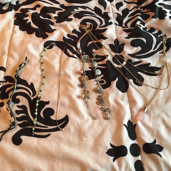 3 ankle bracelets, 2 char brackets and a necklace