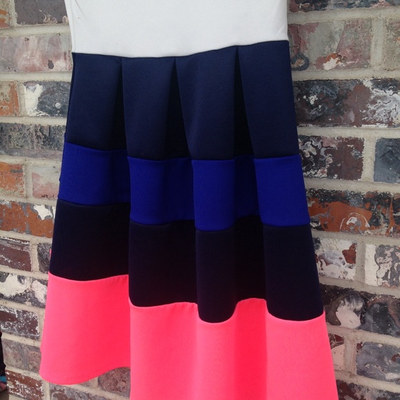 Bubbly spring time dress bundled - Picture 2 of 2