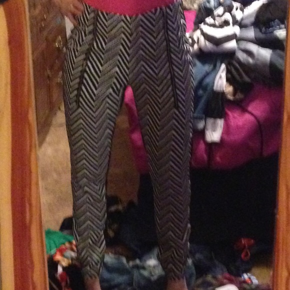 High waist zip sides zig zag pants sz 2