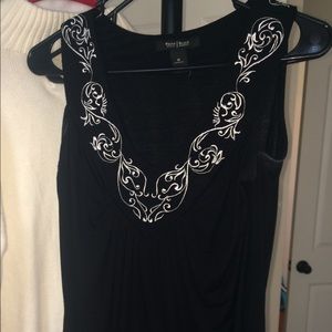 White House black market black sleeveless shirt