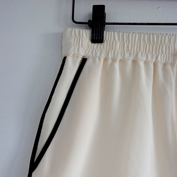 .piped silk mini. - Picture 4 of 4