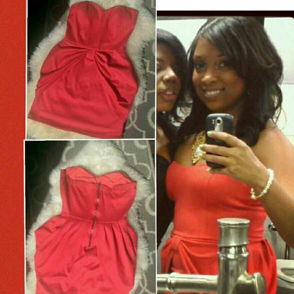*SOLD* Sweetheart Red Bow Dress