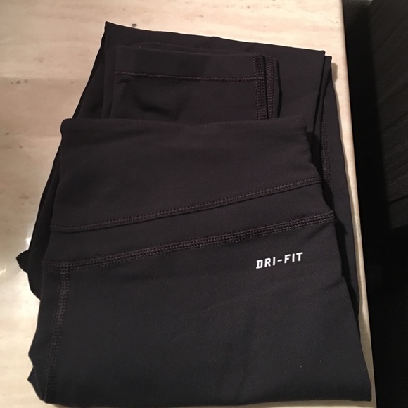 Nike dri fit tight fit leggings pants