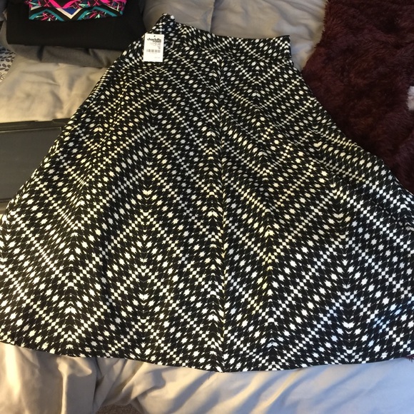 Skirt - Picture 1 of 2