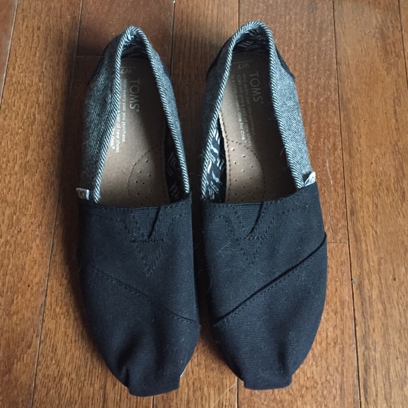 Toms 'Movember' black and white toms size 7