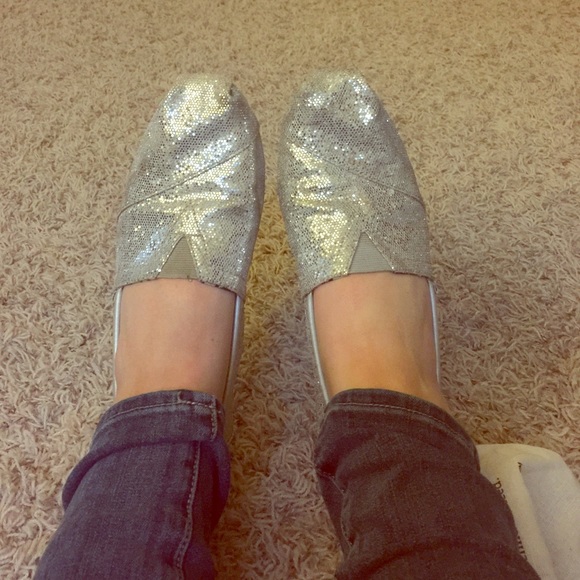 Toms classic glitter slip on