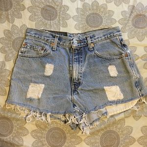 Levis high waisted distressed denim shorts 550 w30