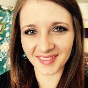 Meet your Posher, Abigail