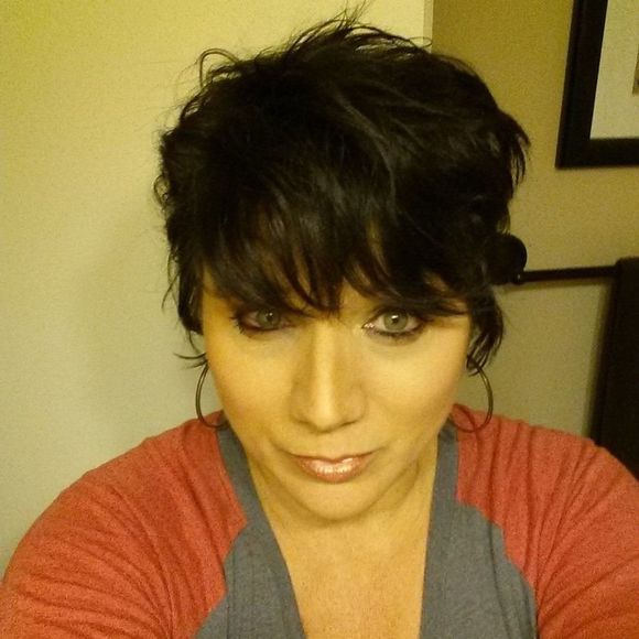 Meet your Posher, Bernadette - Picture 1 of 1