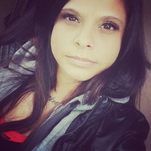 Meet your Posher, Evelyn